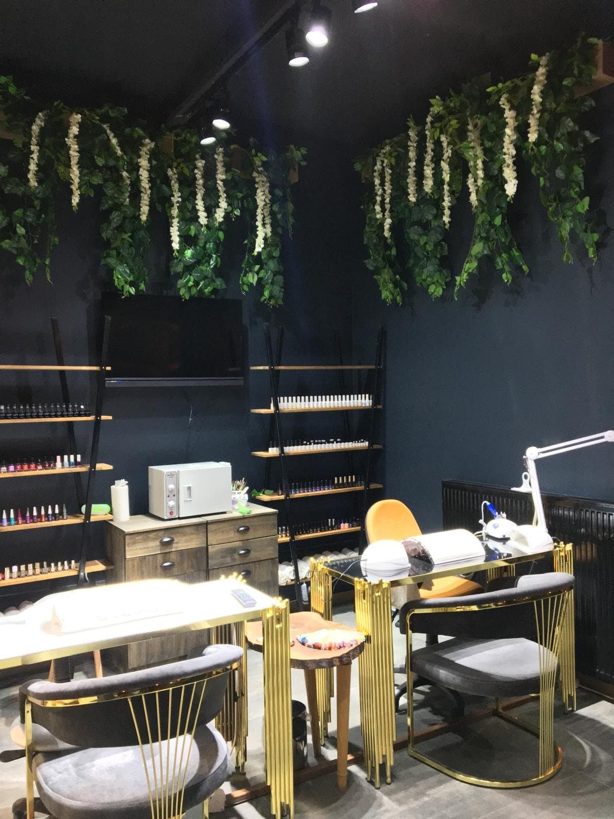 Protez tırnak uygulama odası Sibella Beauty Salon Kayseri Melikgazi